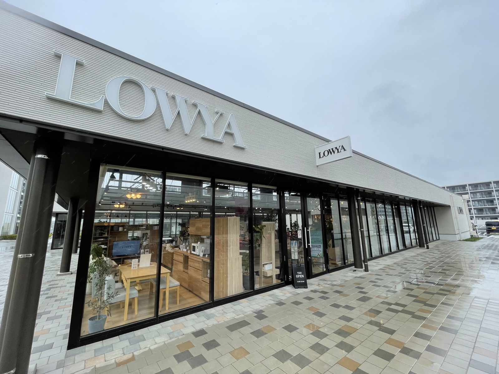 LOWYA九大伊都店（福岡）に行ってきた！実店舗の品揃えやアクセスについて紹介します