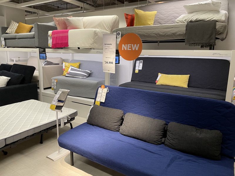 IKEA店舗のソファ「NYHAMN（ニーハムン）」の展示